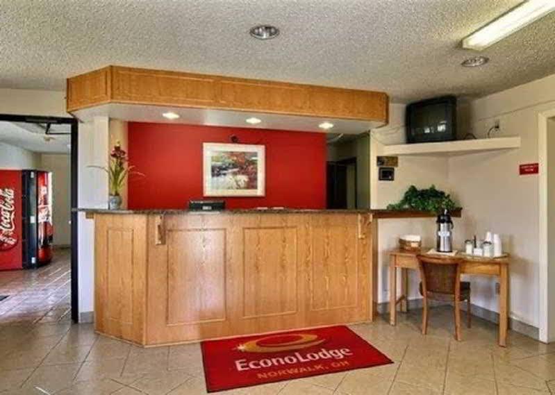 Econo Lodge Norwalk Zewnętrze zdjęcie