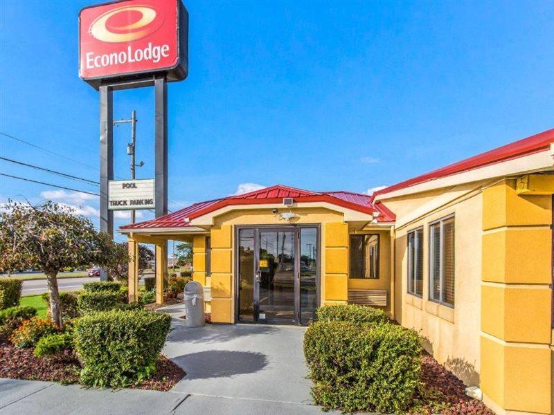 Econo Lodge Norwalk Zewnętrze zdjęcie