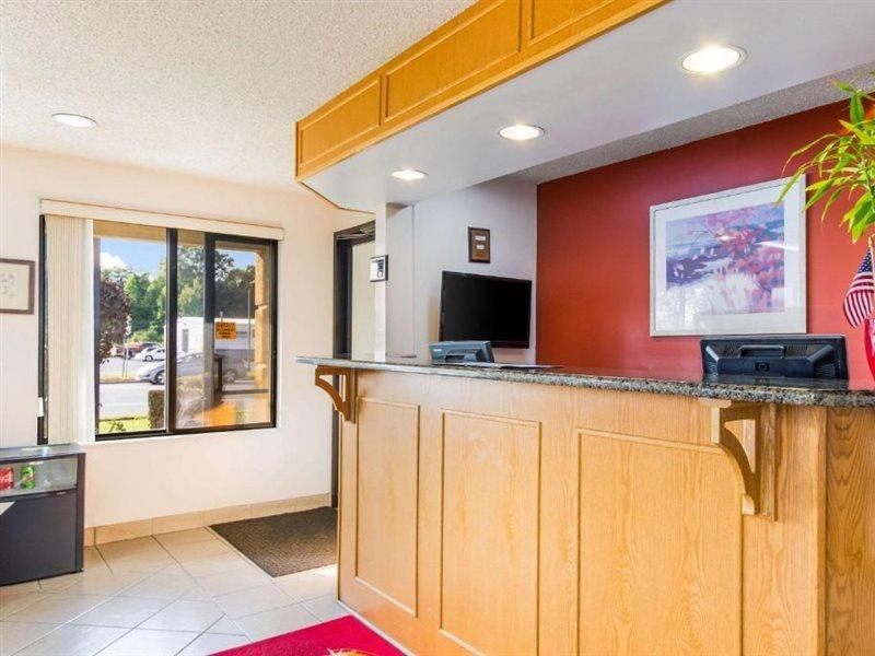 Econo Lodge Norwalk Zewnętrze zdjęcie