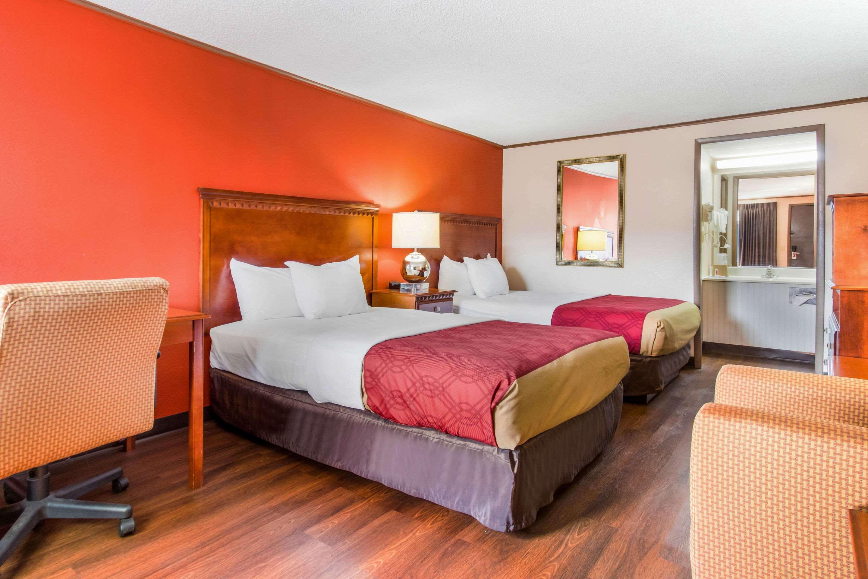 Econo Lodge Norwalk Zewnętrze zdjęcie