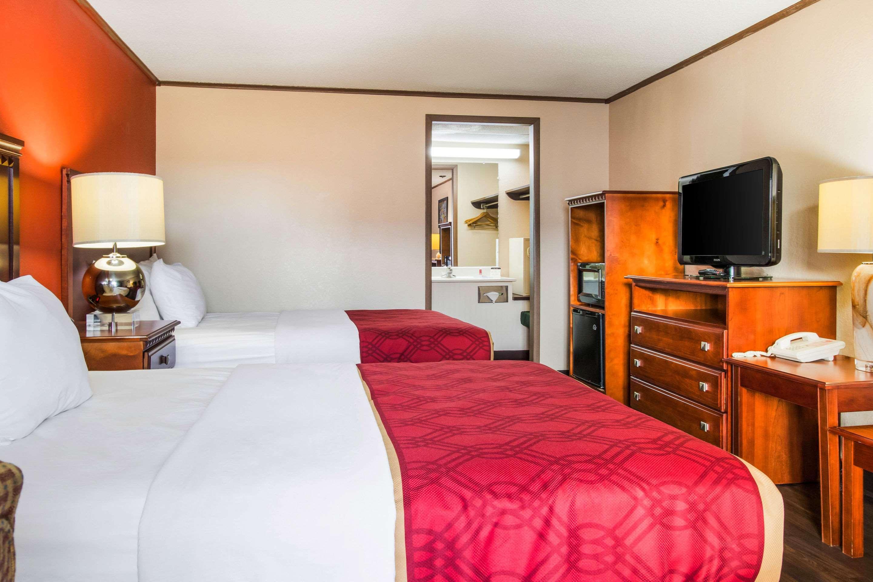 Econo Lodge Norwalk Zewnętrze zdjęcie