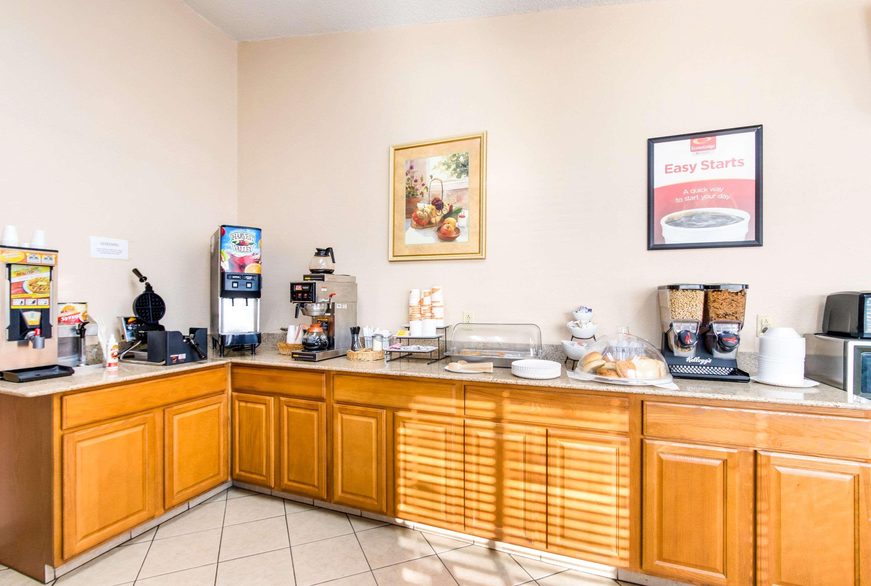 Econo Lodge Norwalk Zewnętrze zdjęcie