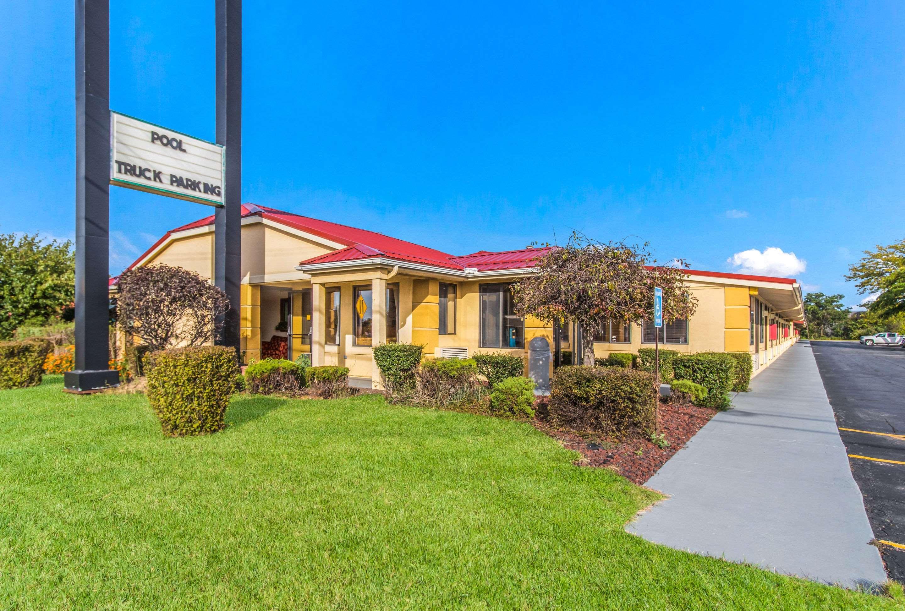 Econo Lodge Norwalk Zewnętrze zdjęcie