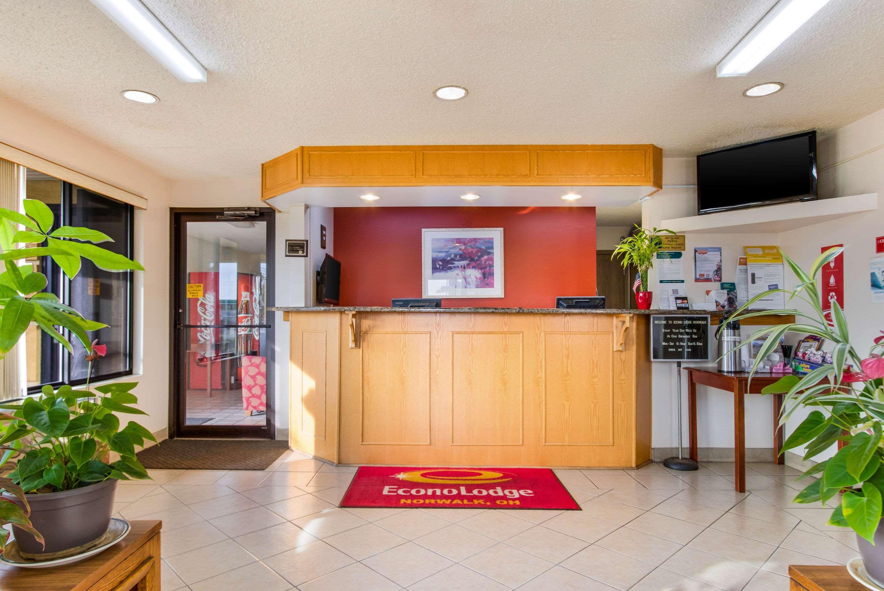 Econo Lodge Norwalk Zewnętrze zdjęcie