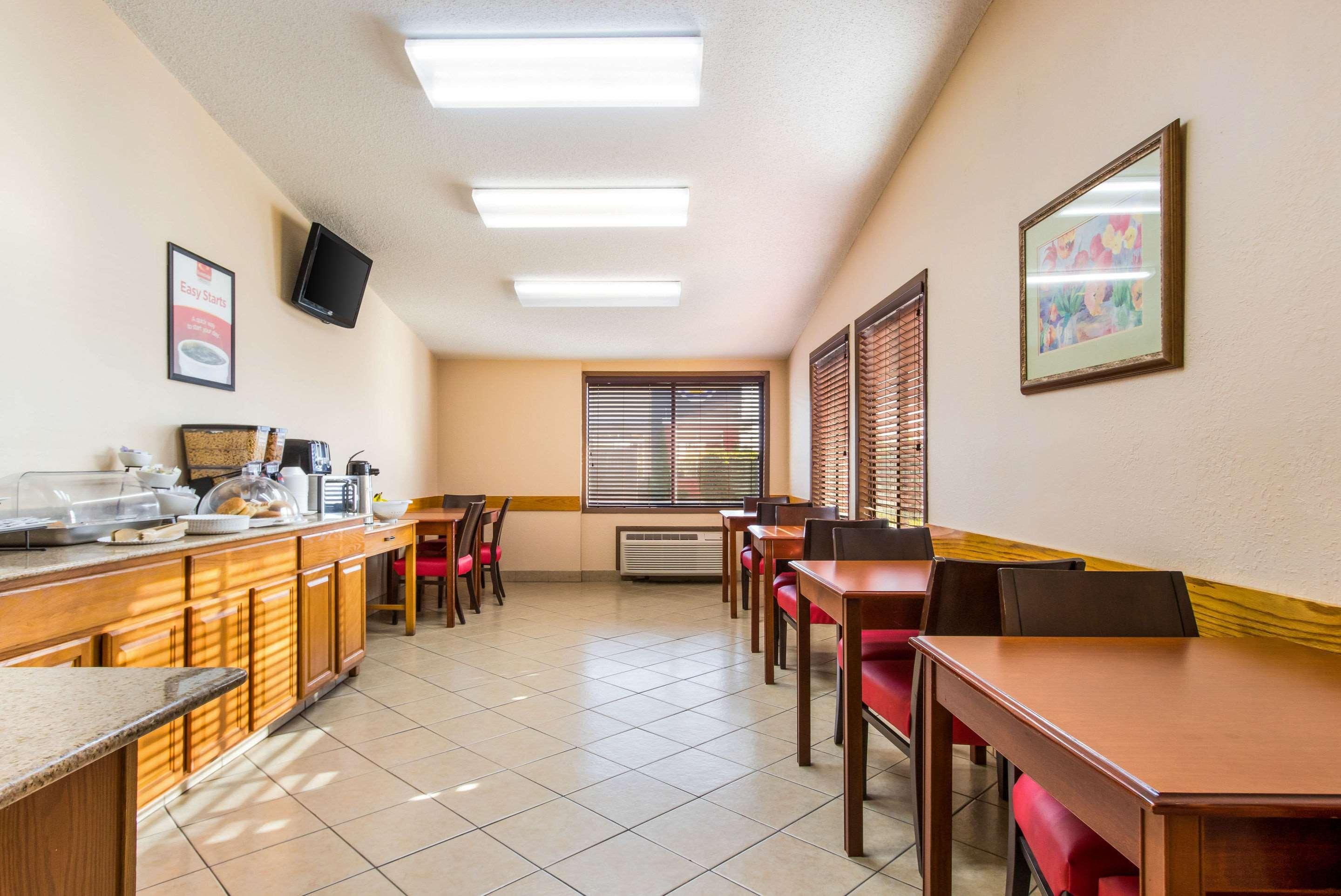 Econo Lodge Norwalk Zewnętrze zdjęcie