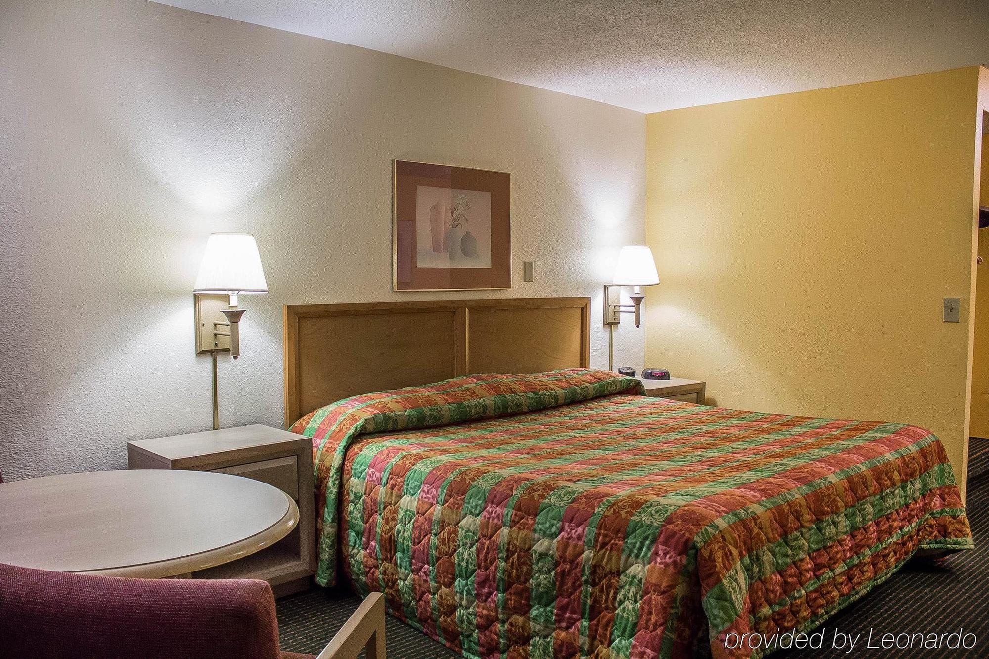 Econo Lodge Norwalk Zewnętrze zdjęcie