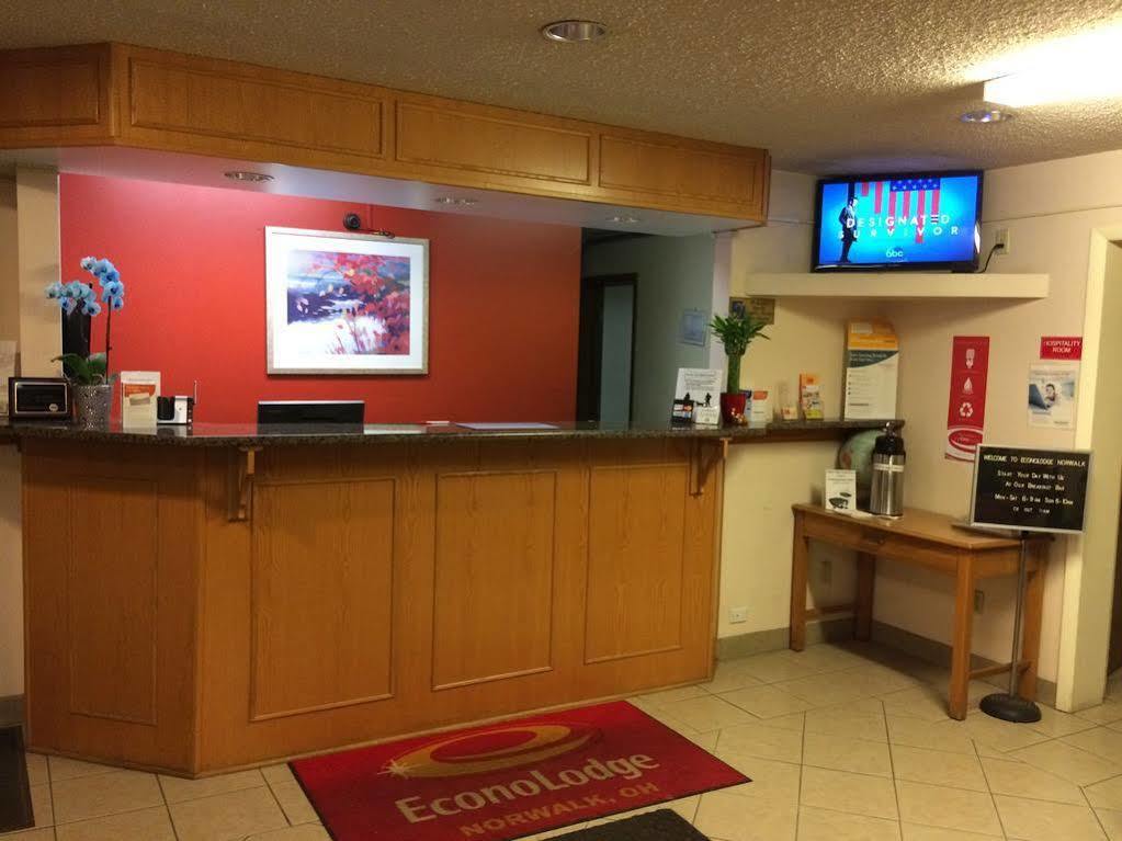 Econo Lodge Norwalk Zewnętrze zdjęcie