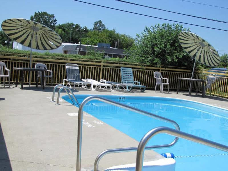 Econo Lodge Norwalk Zewnętrze zdjęcie