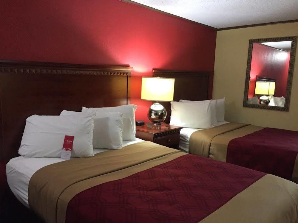 Econo Lodge Norwalk Zewnętrze zdjęcie